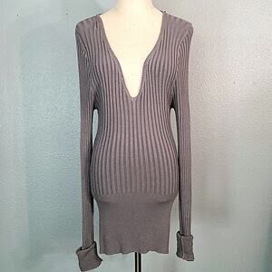 BCBG Maxazria Deep V Neck Ribbed and Cuffed Long Sleeve Grey Sweater Size M